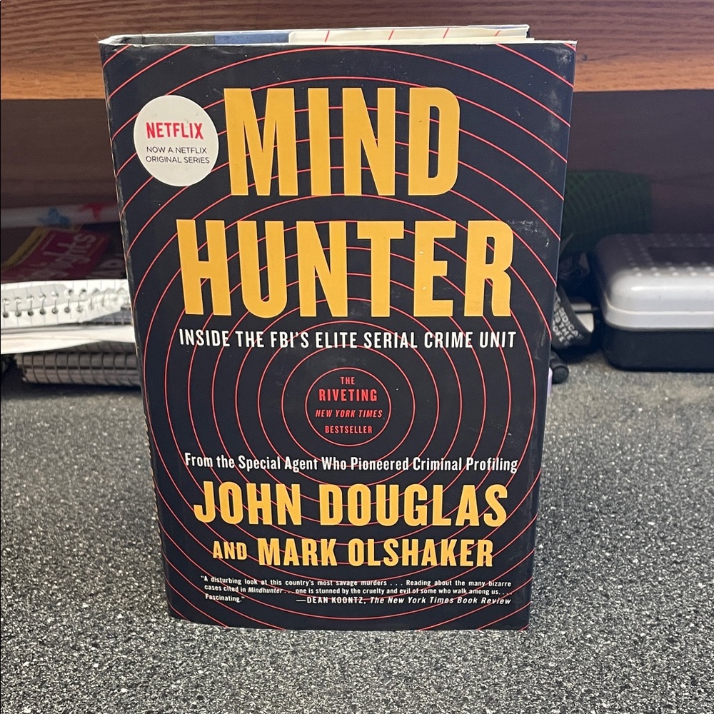 Mind Hunter by John Douglas & Mark Olshaker - Black & Yellow Hardcover